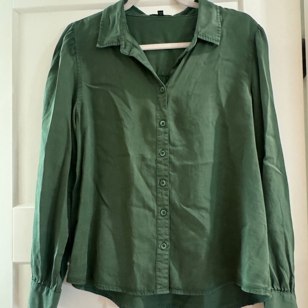 Velvet Heart Green Long Sleeve Button Down Shirt NWOT